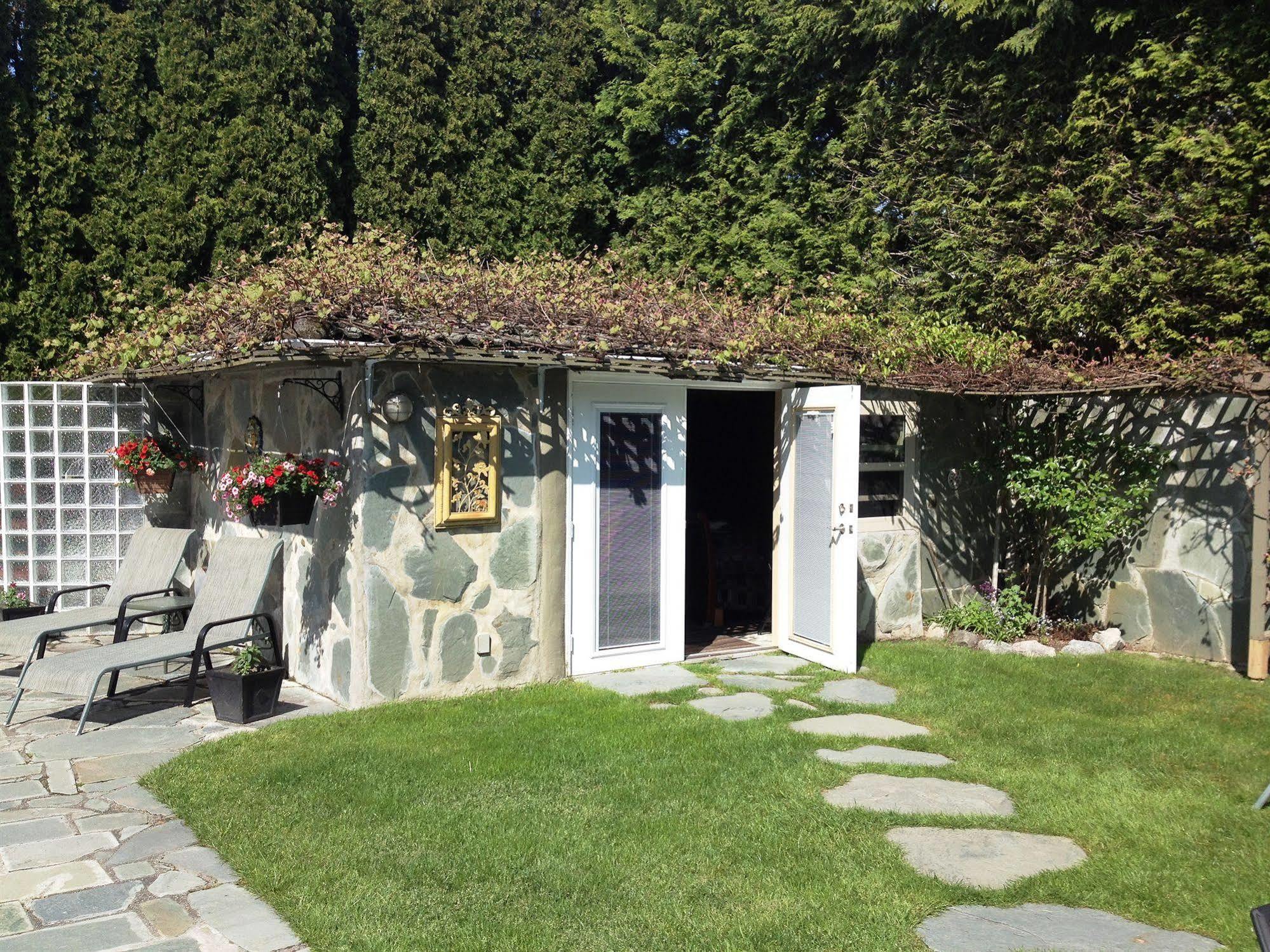 The Stone Hedge Bed And Breakfast Richmond Luaran gambar