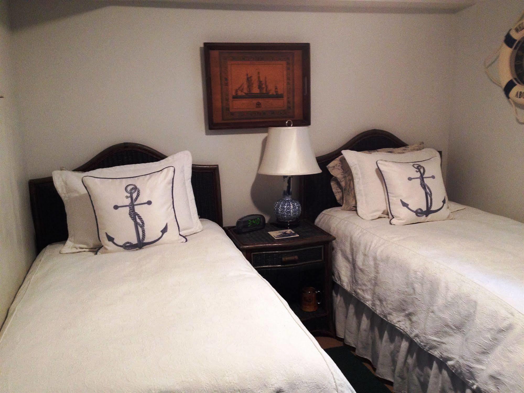 The Stone Hedge Bed And Breakfast Richmond Luaran gambar